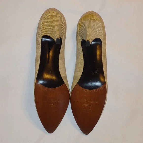 Vintage Stuart Weitzman Cream Colored Stiletto Heels - Picture 5 of 10